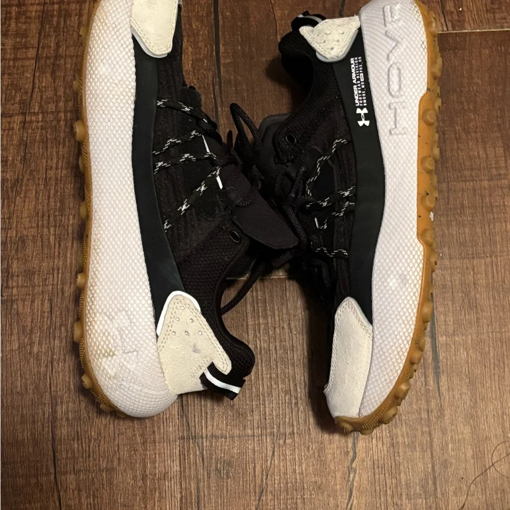 Under Armour Men's Black and White Sneakers fat tire bottom breathable mesh 9.5 - Picture 4 of 5